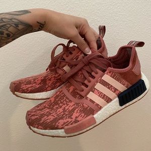 Womens Adidas NMD r1’s. Size 7.